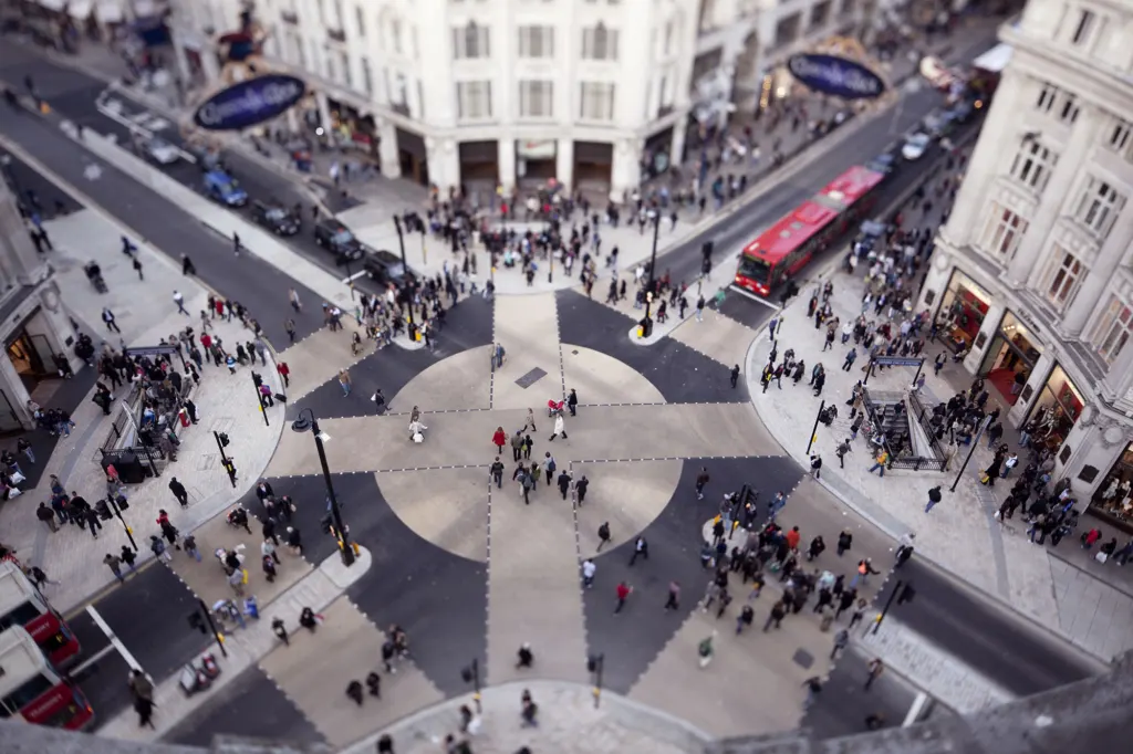 Oxford Circus — architecture and documentary photograph in London, UK, frame 11 of 22.
